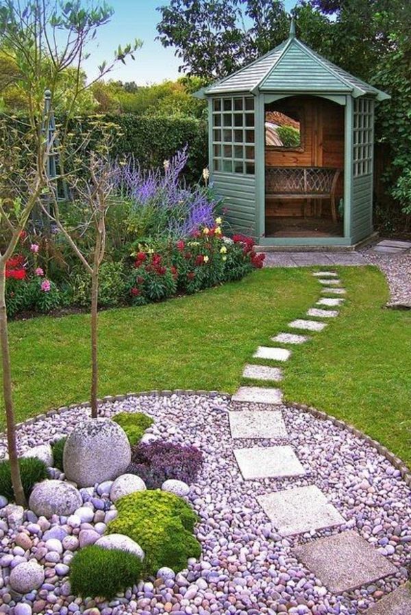 Krásna-záhradný altánok-before-the-house-stavať chodník