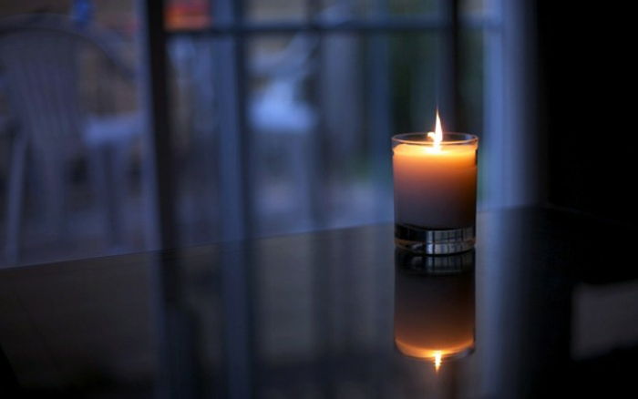 gražūs-žvakės-labai-labai-foto-tik-A-žvakė