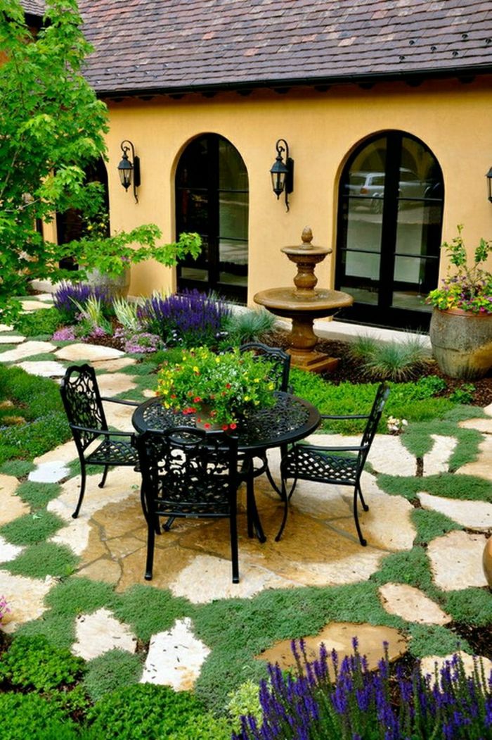 casă frumoasă grădină-masă-scaune forjat fântâni de grădină de flori din fier