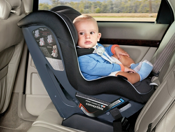 --beautiful-praktisk-modell-barn-bil barnesete babyen foreldet-test