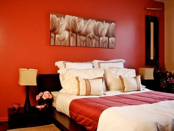 sypialnia-malarstwo-pomysł-czerwone-ściany- z obrazem