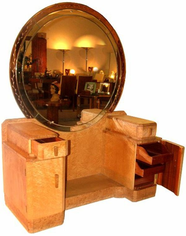 rund speil med slående design