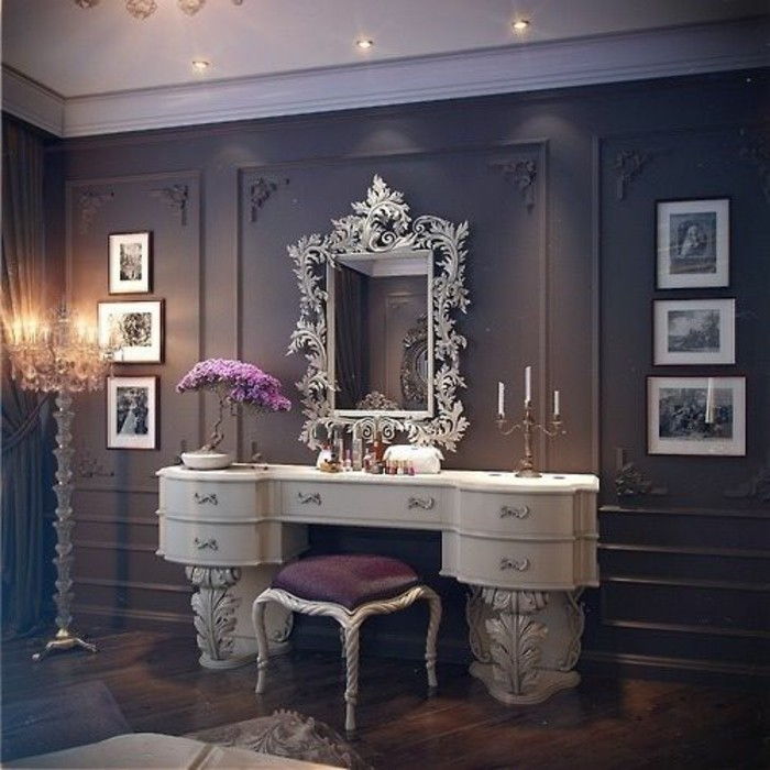 tualetinis staliukas-su-išmatose-violetinė-taburetė-veidrodis-su-silberenem kadro