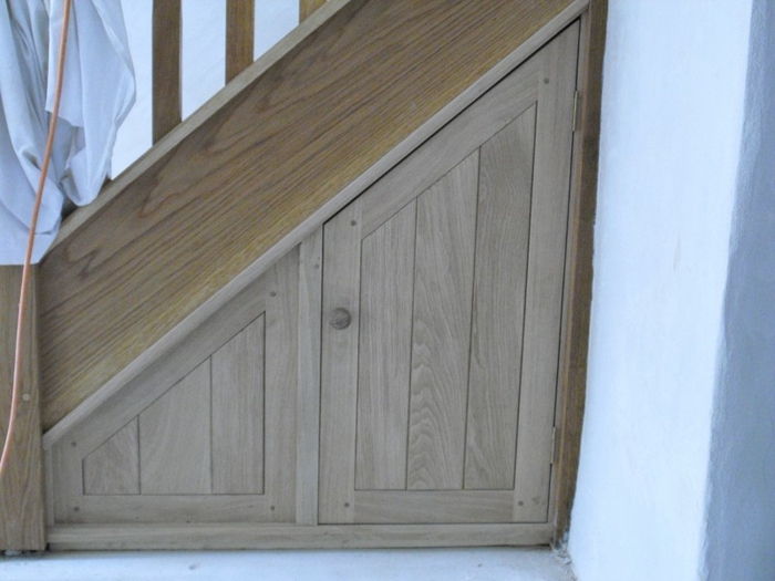 omara-pod-stopnice-super-design-od-lesa