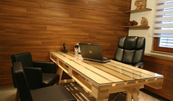 desk plaat-ruimtebesparende-bureau-ontwerp-van-hout