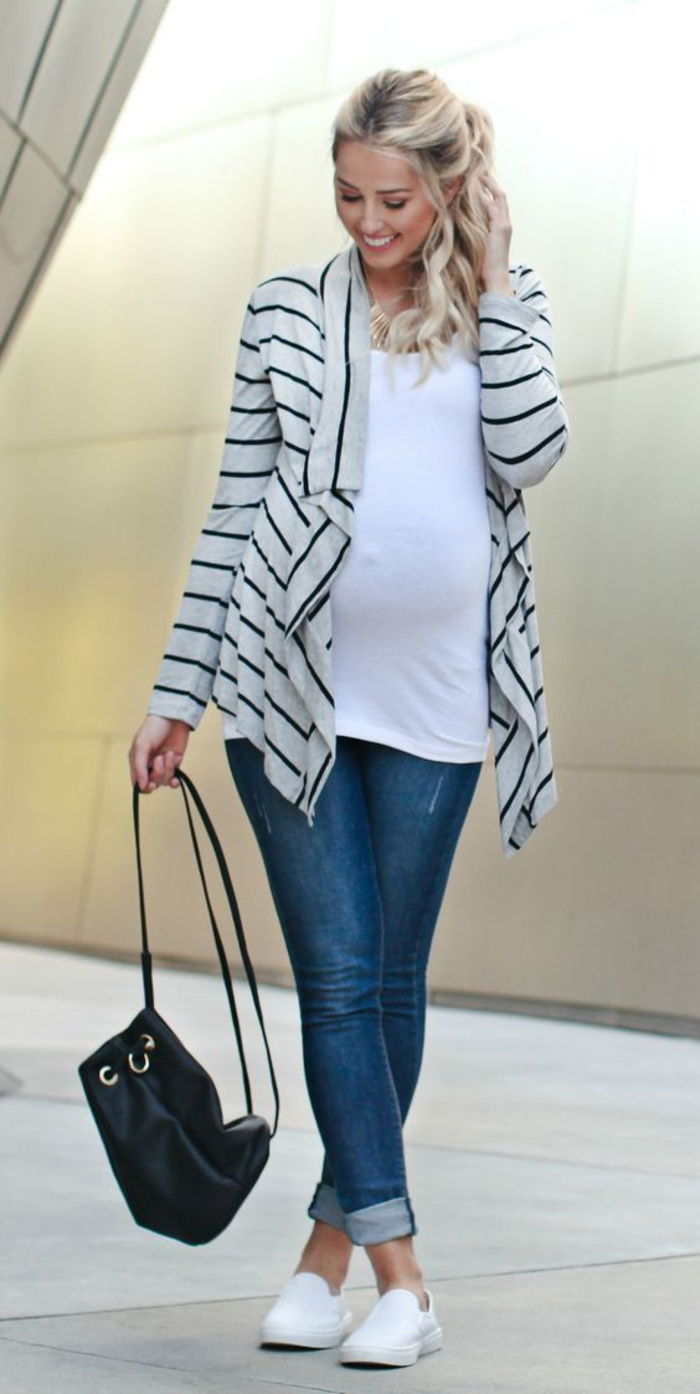 zwangerschapsmode, umstandstop, blazer in wit en zwart, jeans