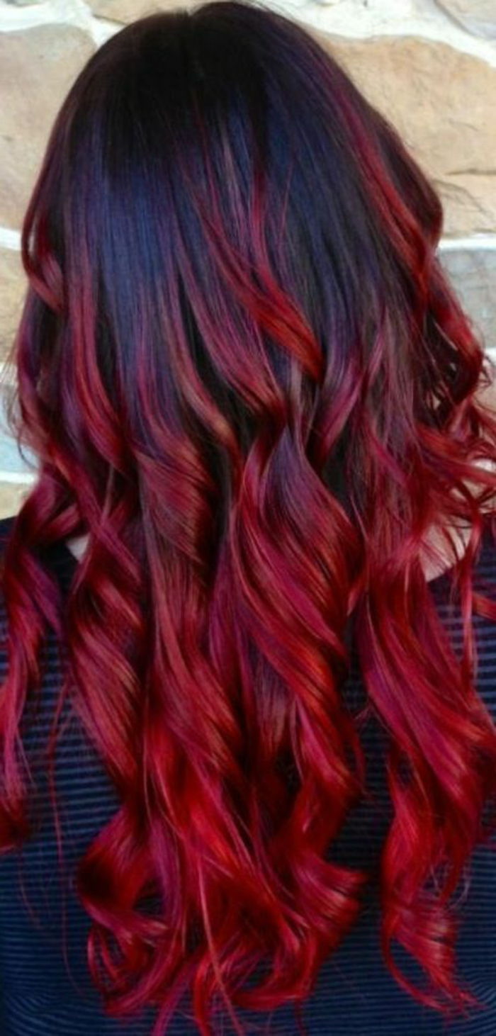 zwart-rood-haar-lang-mooie-lokken