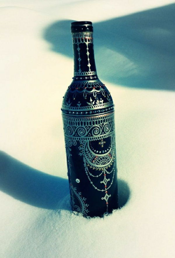 Elegantiškas vyno butelis Henna Mehndi sidabro apdaila sniego