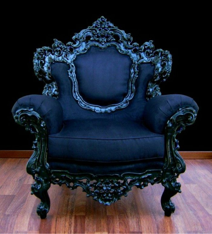 cadeira azul de pelúcia em estilo barroco design italiano