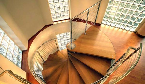 zelo kul-spiralno stopnišče-of-Holz--