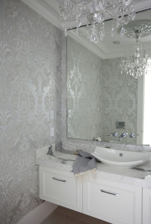 gümüş renkli duvar banyo