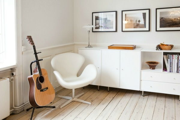 Skandinavski-stanovanje-set-a-kitara-naslednji-the-belo-stol