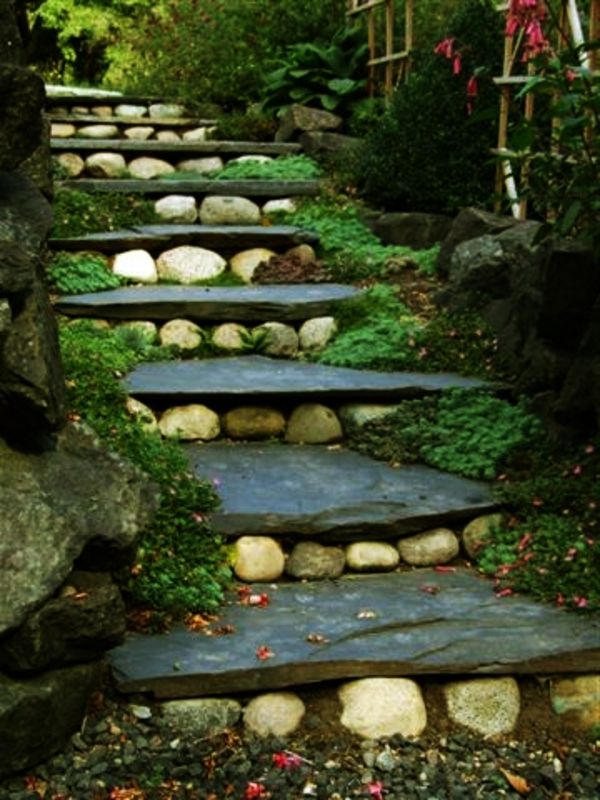 kamnita stopnica-zelo dobro zgrajena lepa slika