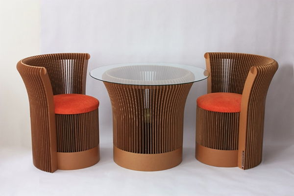 Stolička-and-table-of-lepenky-efektívne-nábytok-kartóne nábytok