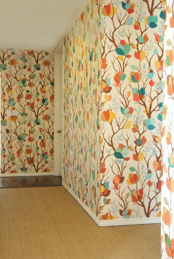 Kolorowa tapeta na dobrze wyglądający korytarz