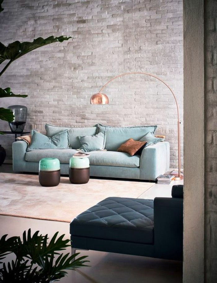 super-lepo-dnevna soba-stene-make-zanimivo-kavč-in-modra