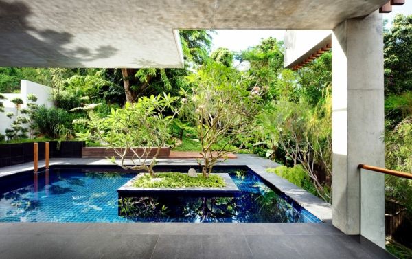 super-pool-by-the-garden