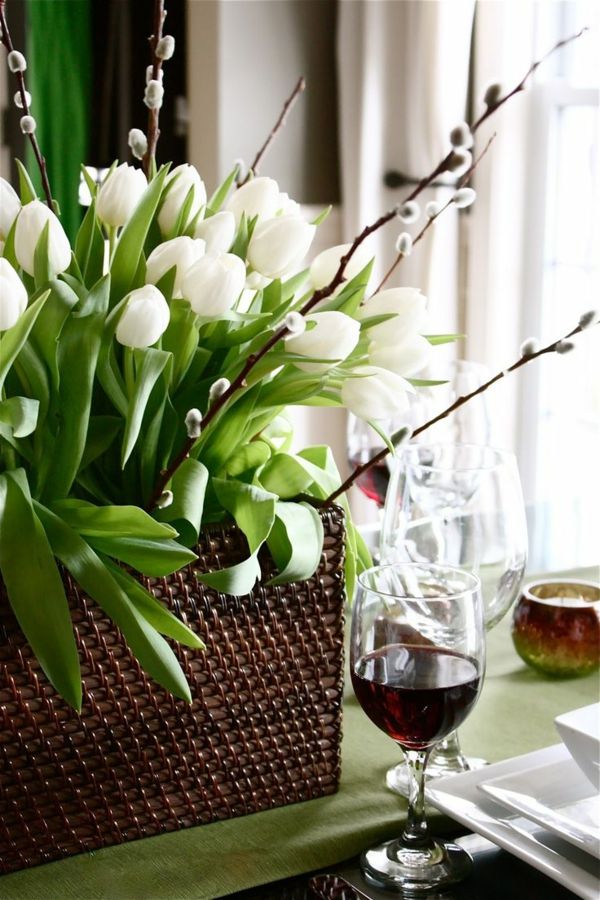 -Super-stor - Borddekorasjon med hvite tulipaner