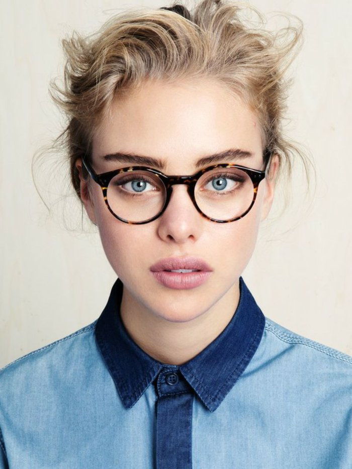 sympatisk Girls hipster utseende hornbrille-rund form