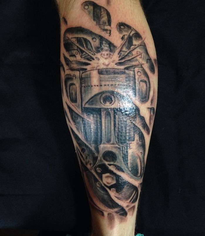 tatuagem de perna, preto e cinza tatuagem 3d com peças de máquinas