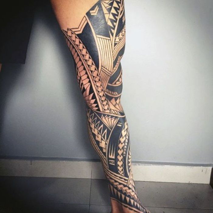 kojų tatuiruotė, genčių dizainas, tatuiruotės motyvai vyrams, polinezijos motyvai