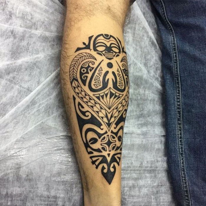 tatuagem de perna, tatuagem na panturrilha, motivos de tatuagem polinésia, design tribal