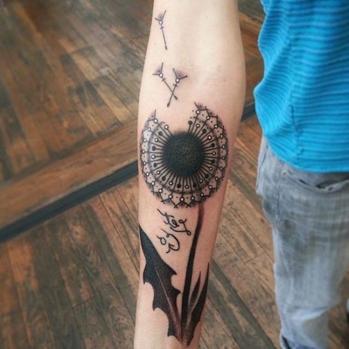 tetovanie s dôrazom na význam, veľké tetovanie s motívom púpava