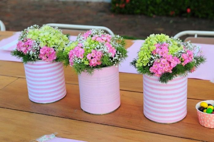 mini blomkrukor mini tin krukor deco idéer för hemmet helt enkelt vackra och roliga rosa blommor i rosa kruka
