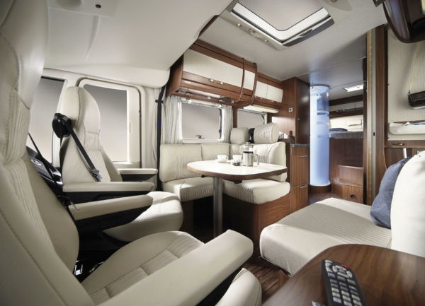 stor-RV med-moderne interiørdesign - RV med luksuriøst design