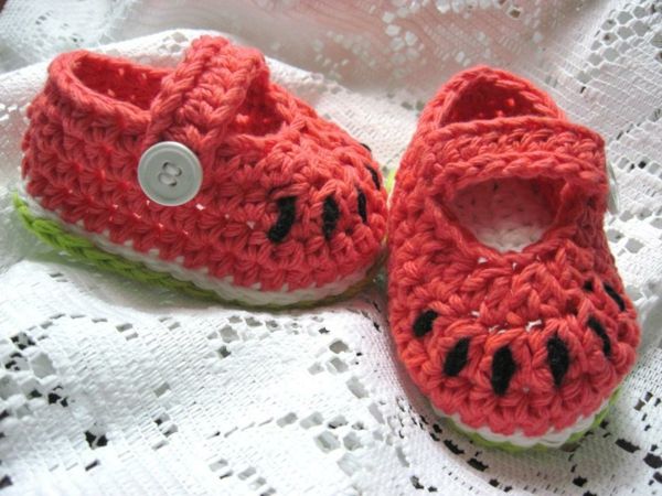 stor-design-virka-baby skor-stora-idéer-för-virka-in-red
