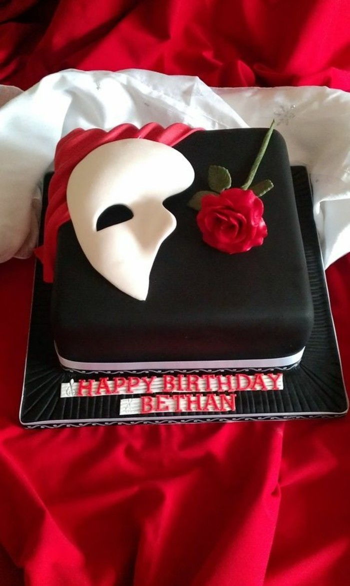 aniversário pie-a-18-aniversário bolos-bolo-de-ator-mask-rosa-vermelho-branco-preto