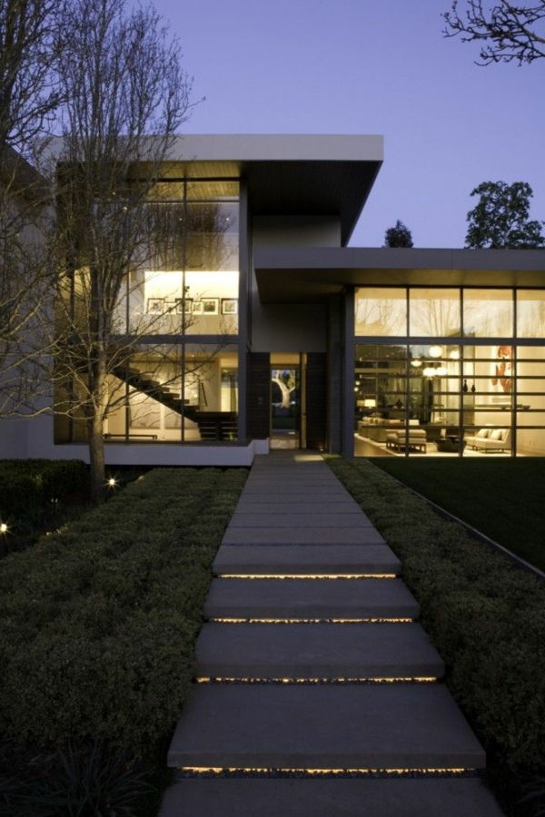 schodiskové osvetlenie Moderný atraktívny dom