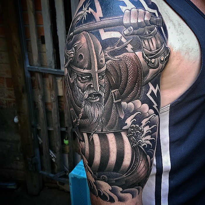 braccio tatuaggio, tatuaggio in nero e grigio, uomo con le braccia, nave