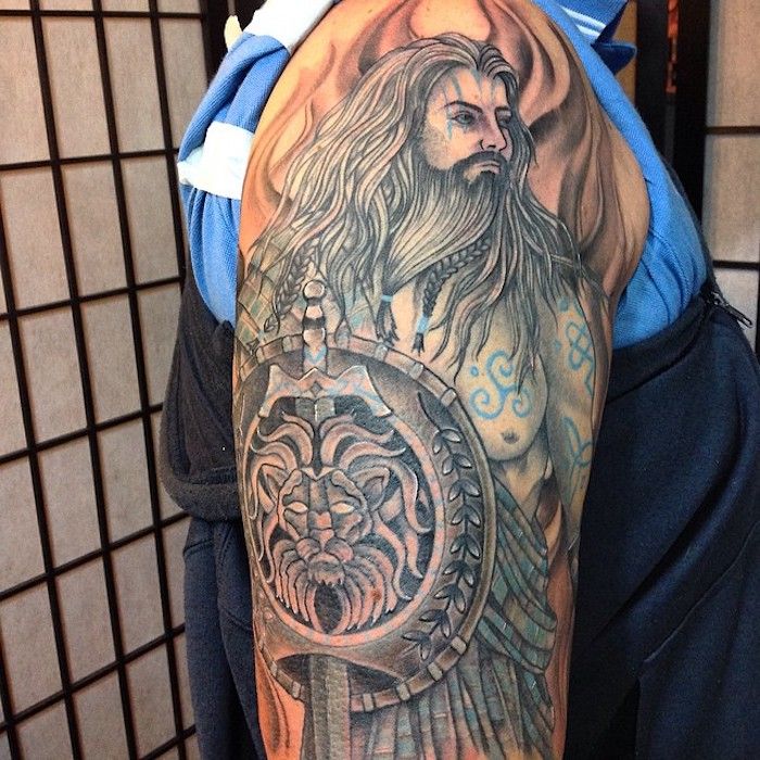 braccio superiore, tatuaggio del braccio, uomo, leone, equipaggiamento