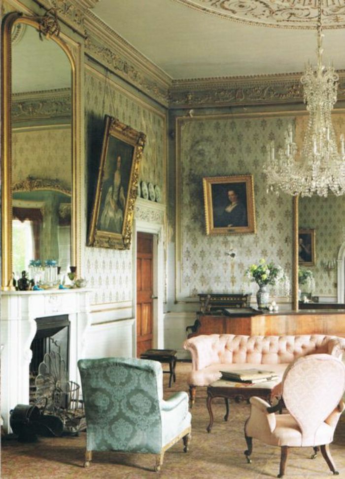vintage Parlor Imagem sofá frame dourado Lareira rosa candelabro cadeira barroco cristal