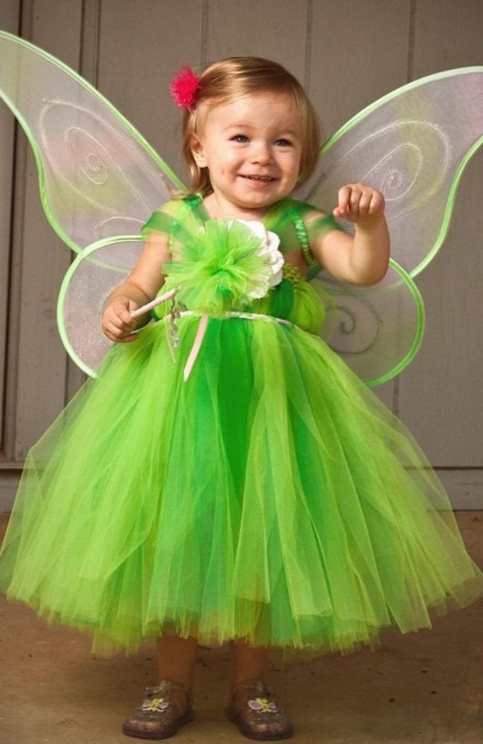waldfee-kostým-zeleno-little-girl-sladká a koketná