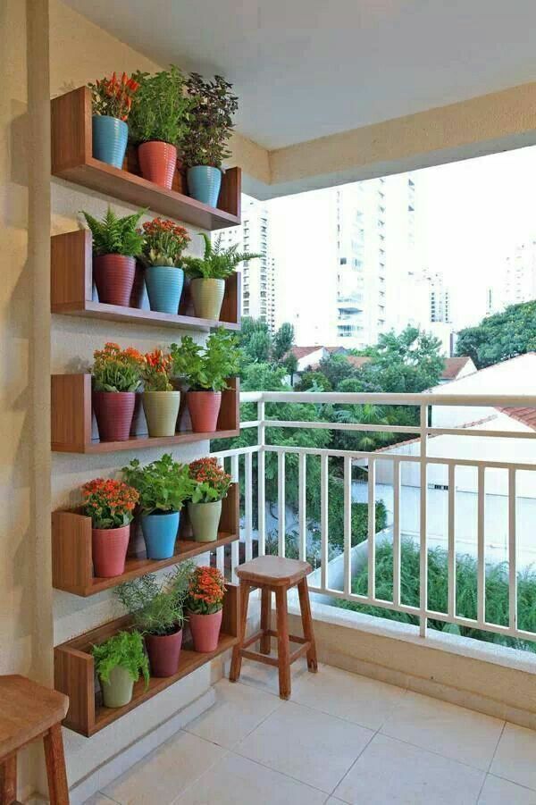 Wanddeko-varanda-vasos de flores-on-the-wall