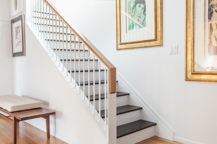 yeşil resim, pembe resim ve mor resmi duvar tasarımı merdiven siyah beyaz merdiven