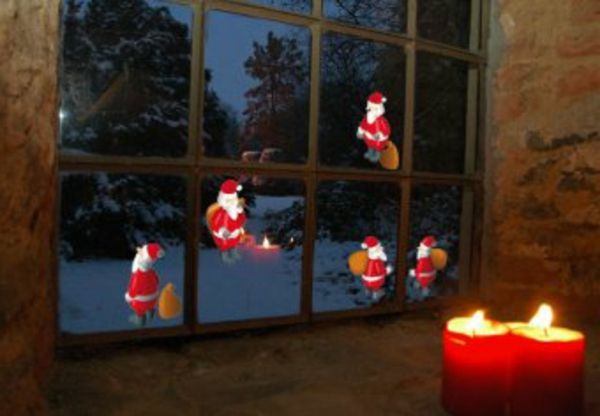 weihnachtsmänner-Fensterdeko do Bożego Narodzenia