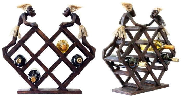 rack vin din lemn construi un design elegant pentru șapte sticle cu figurine decorative de sex masculin
