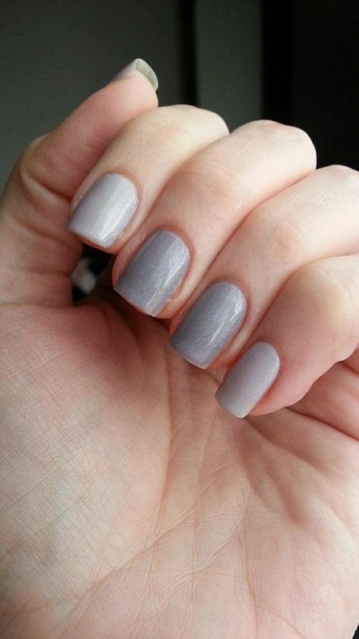 white-switch-grijze kleur nagellak thermisch effect