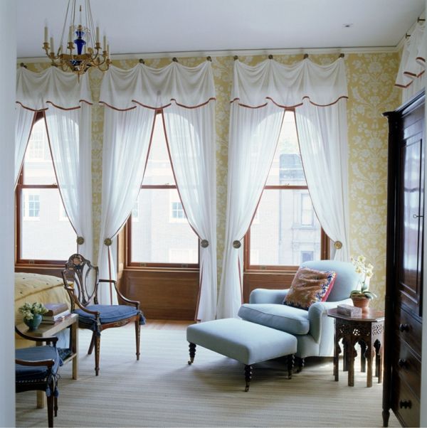 Modernas salas de estar - cortinas brancas translúcidas