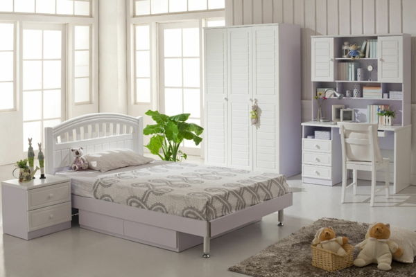 white-design-for-bedroom - zielona roślina jako akcent