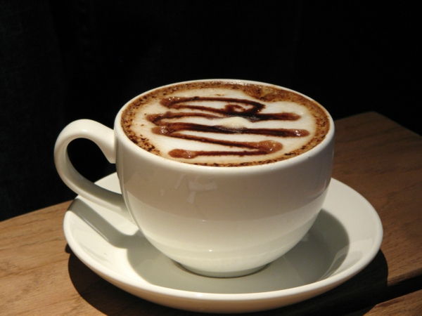 white-cup-kaffe