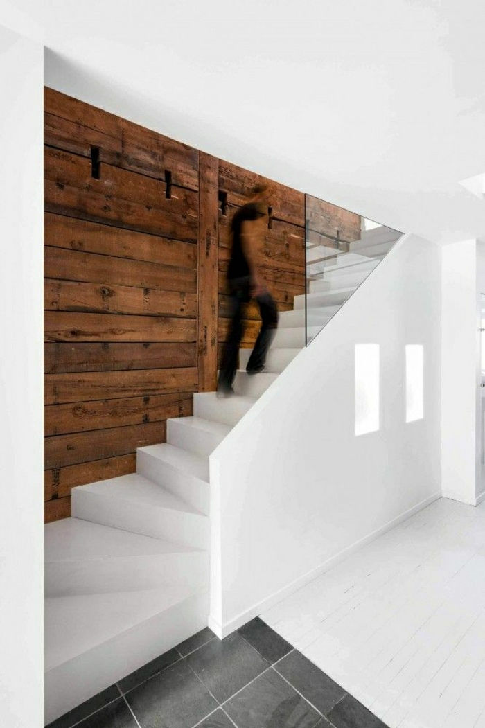 hvit-trapp-vegg flis-interiør-vegg fliser-tre-interiør-moderne-vegg design-vegg fliser