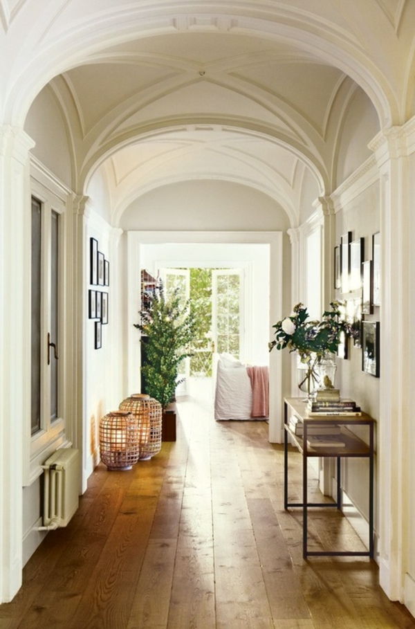 bianco-corridoio-moderno-casa-stile-look aristocratico