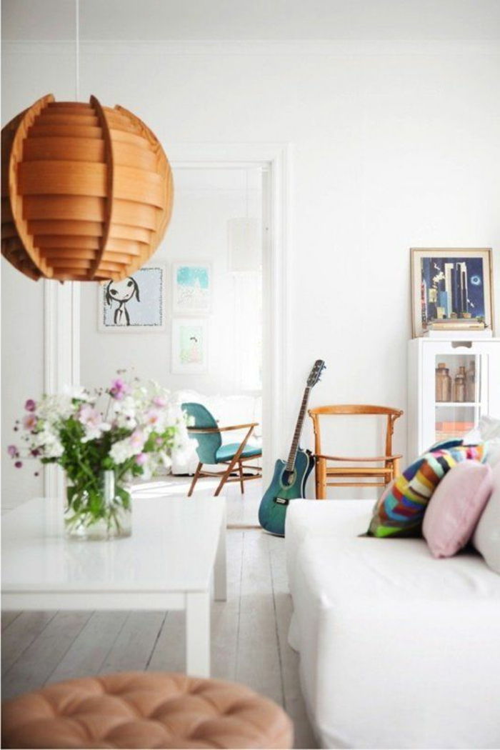 white-interiör skandinavisk stil ursprungliga ljus gitarr turkos färg