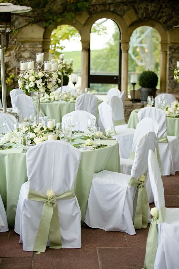 nádherné stolové dekorácie v zeleno-biele svadobné