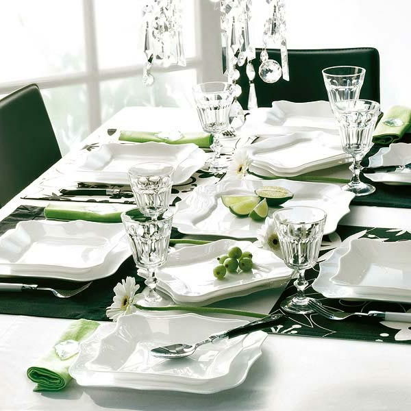 grande decorazione della tavola-in-bianco-e-verde