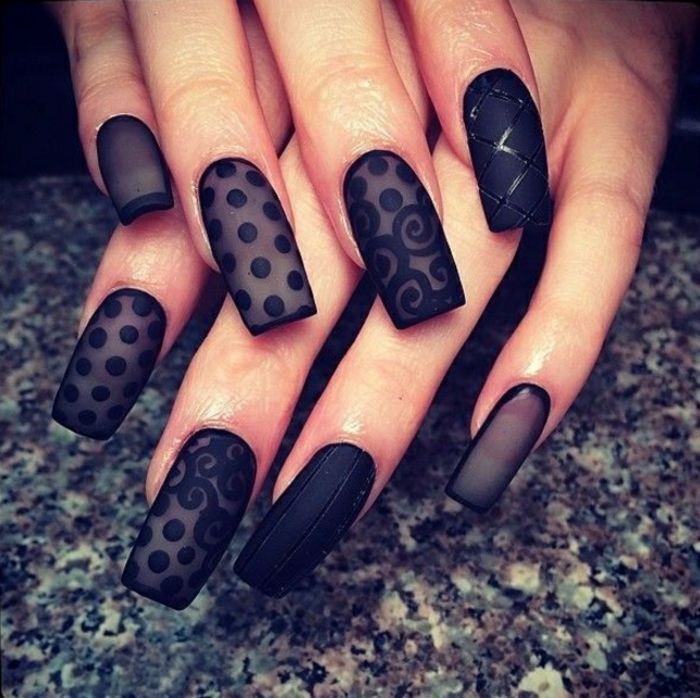 piękne paznokcie-in-Black